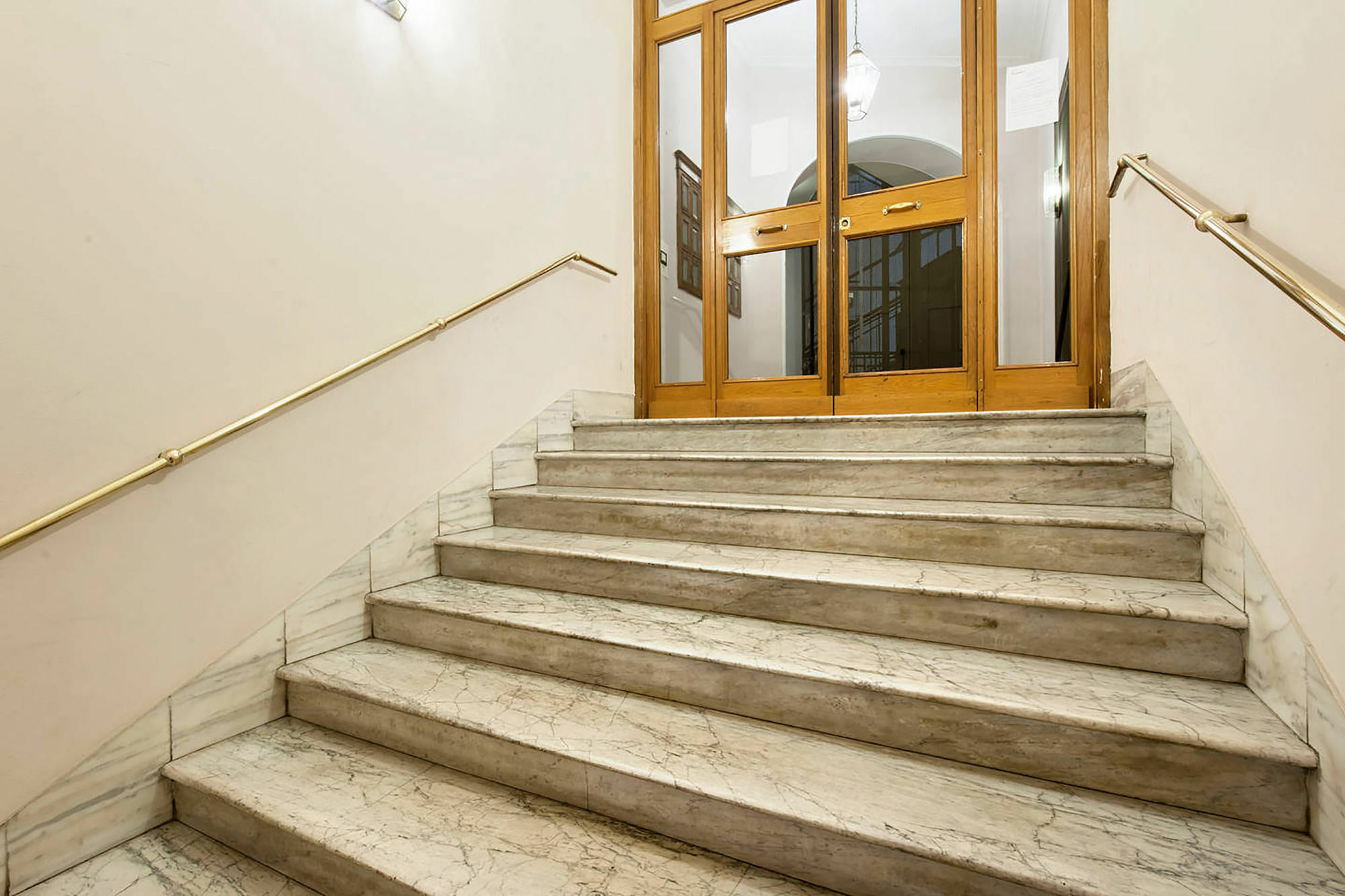 Hosting Flats Guesthouse Rzym Zewnętrze zdjęcie