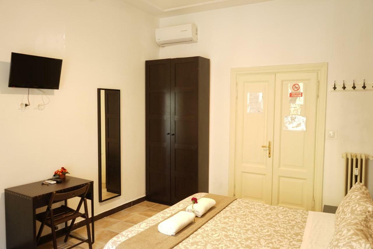 Hosting Flats Guesthouse Rzym Zewnętrze zdjęcie