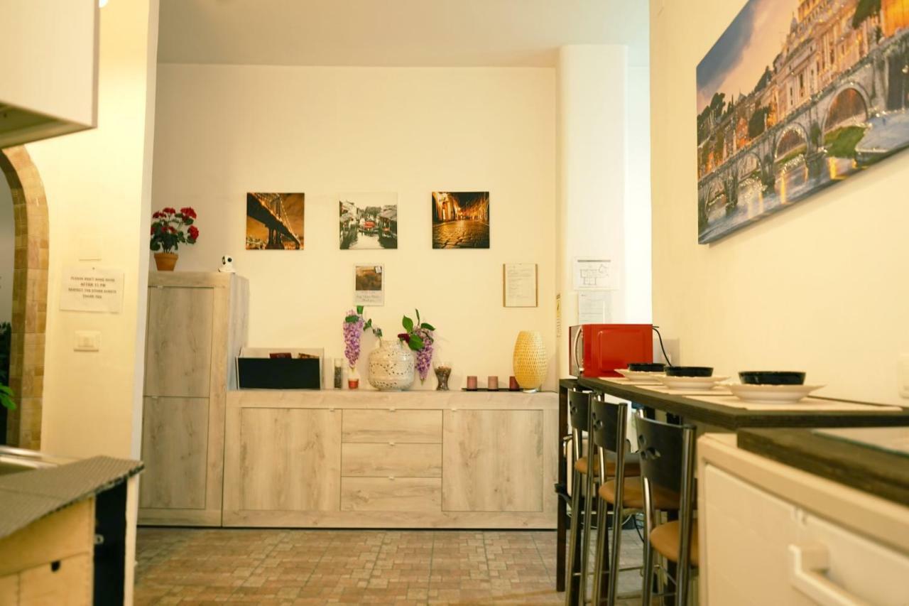 Hosting Flats Guesthouse Rzym Zewnętrze zdjęcie